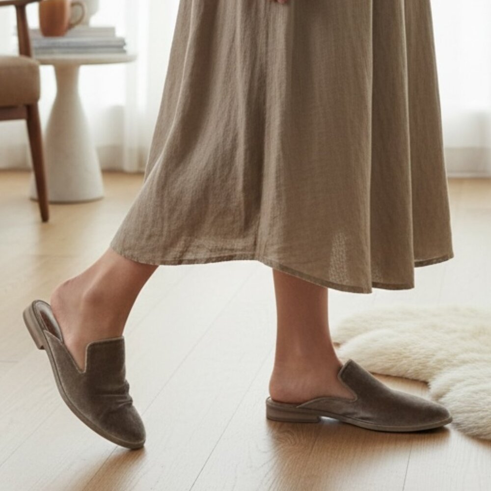 INDIGO RD Hayze Velvet Taupe Mule/Smoking‎ Flat Style Sz 8M #248F